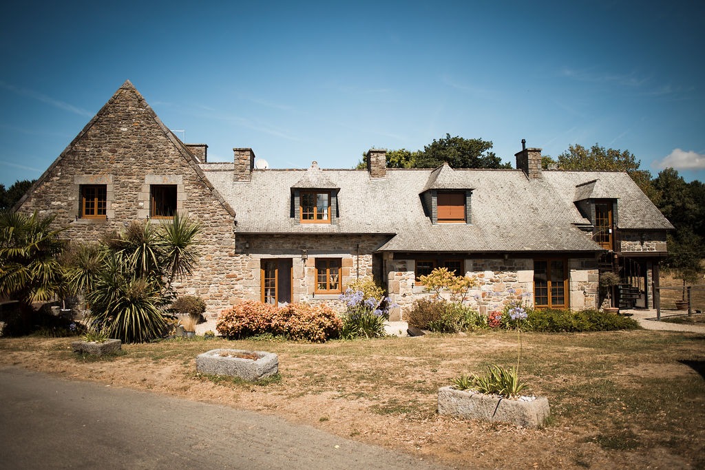 Mariage de Coralie et Kevin au Domaine des Ormes en Bretagne